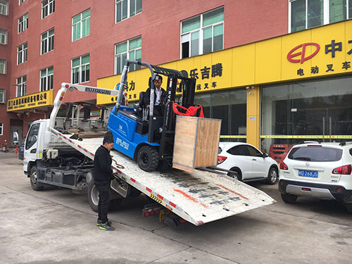 廈門電動叉車公司，銷售比亞迪電動叉車2.5噸一臺